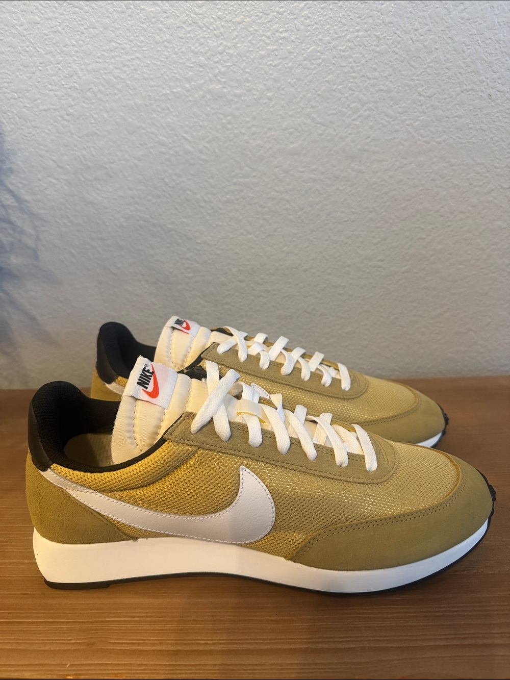 Nike Men's Sneakers in Mustard Yellow and White